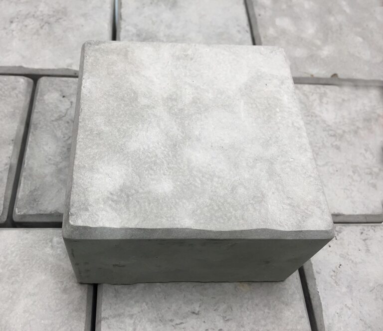 Gạch bê tông Cubic giả đá màu xám