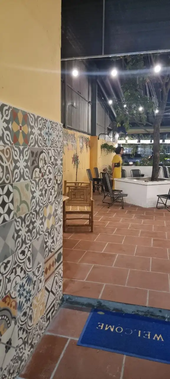 Gạch bông ốp tường cho quán cafe